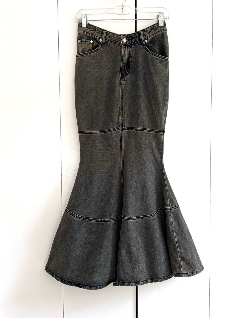 House of Sunny Amor Tulip Mermaid Maxi Denim Skirt in Acid Wash Size 6 / 2